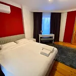 Digital Nomad Friendly Super Fast Internet Διαμέρισμα *